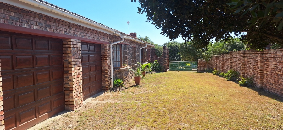 2 Bedroom Property for Sale in Cannon Rocks Eastern Cape